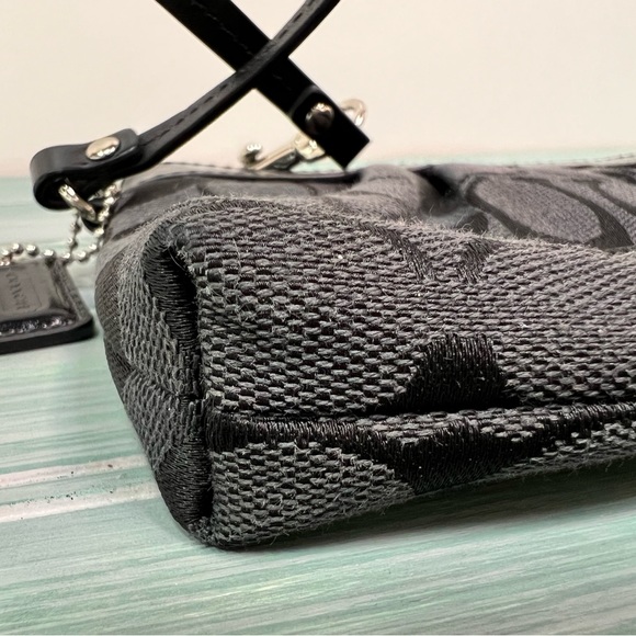 Coach Signature CC Wristlet - Picture 5 of 10